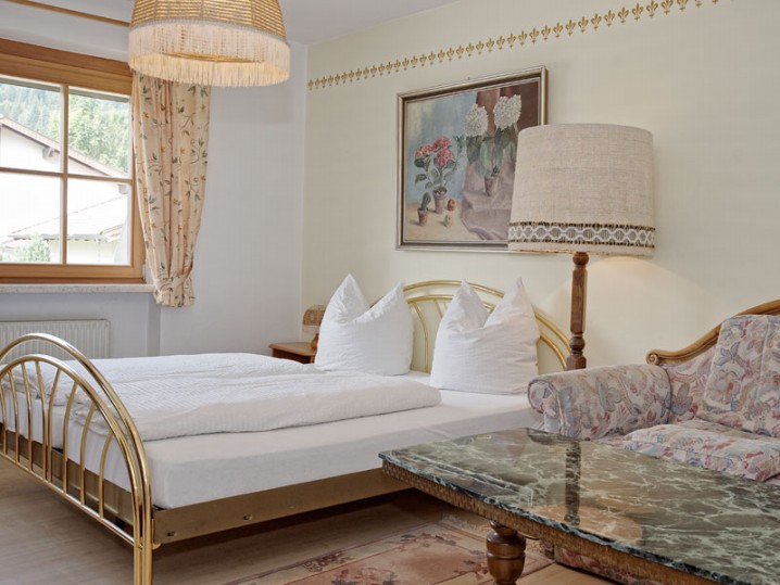 Doppelzimmer mit Sitzecke ohne Balkon